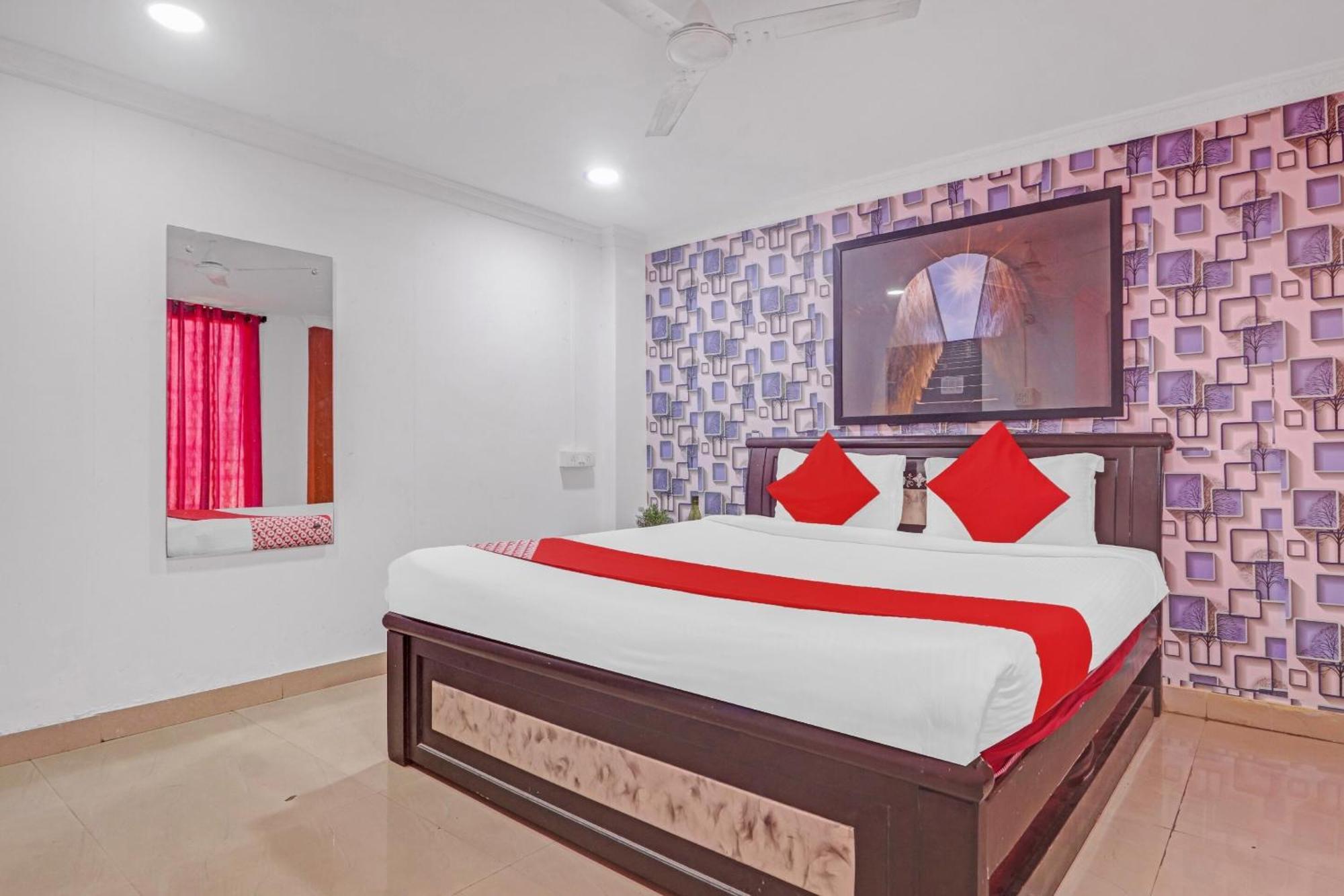 Hotel O New Lakeview Palace 하이데라바드 외부 사진