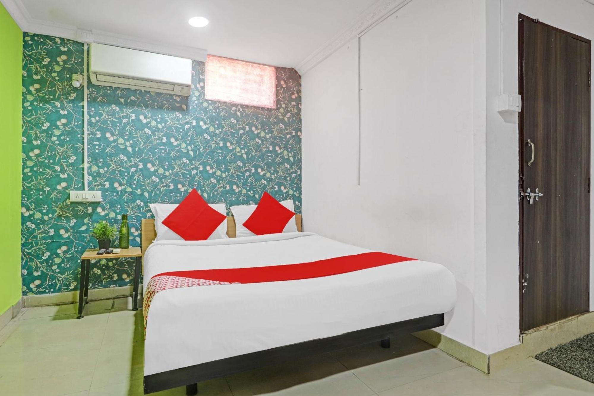 Hotel O New Lakeview Palace 하이데라바드 외부 사진